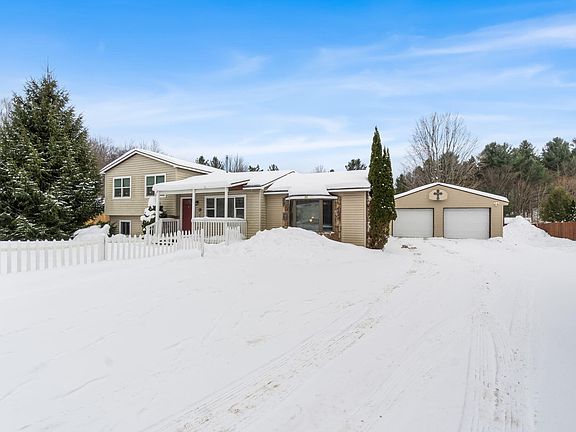 2nd image of 802 Olson Dr
