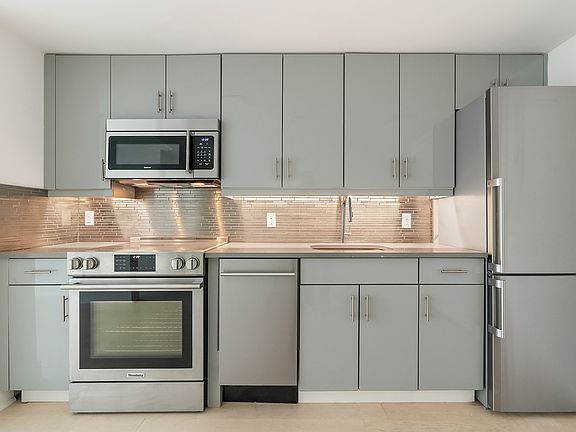 3rd image of 531 W 159th St #2EE
