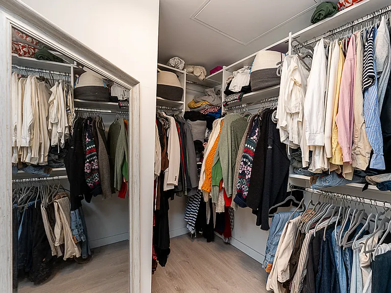 2520 Guelph St #215 — Photo 32