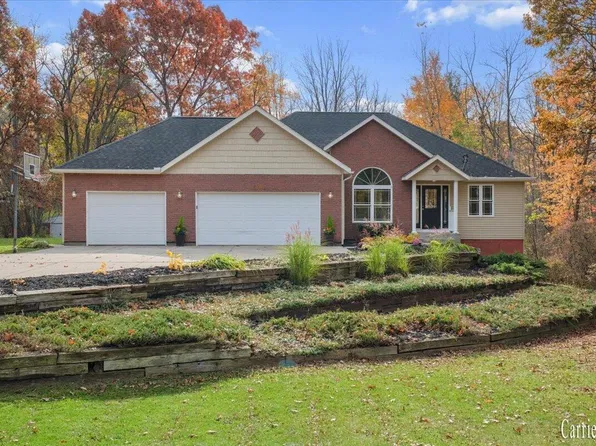 5284-14 Mile Ct NE, Rockford, MI 49341