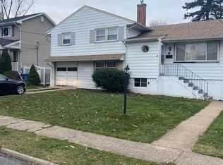 16 Dewitt Ter, Colonia, NJ 07067