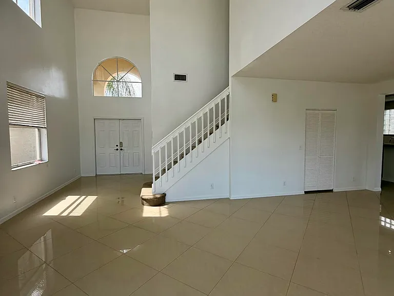 11073 Harbour Springs Cir — Photo 12