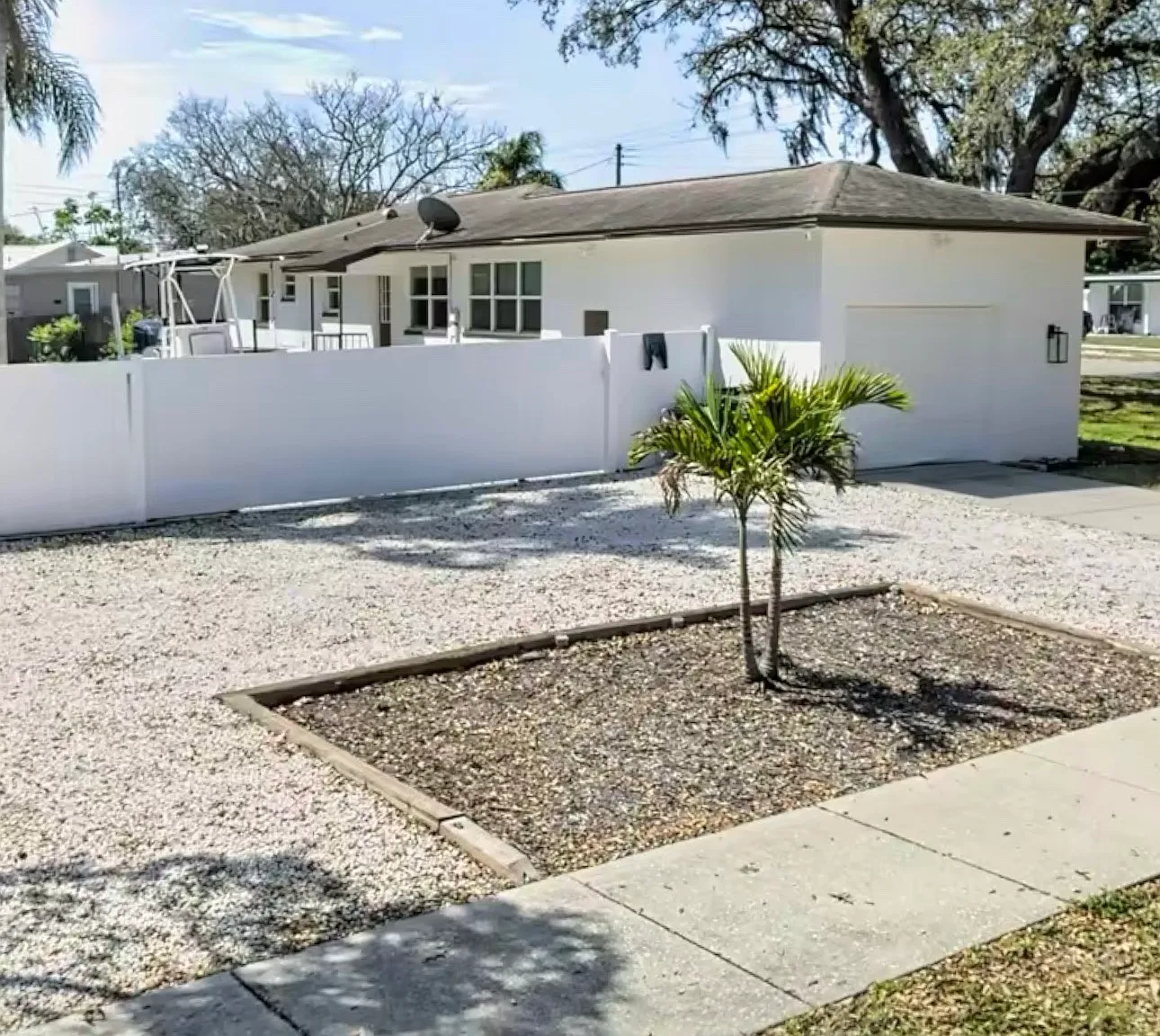 3 bed, 1.5 bath, 1456 sqft, $2,495 — Photo 1