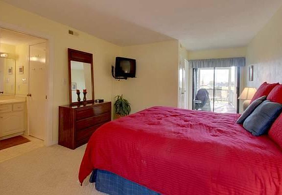 4th image of 150 Sailors Cove Dr Unit 1217