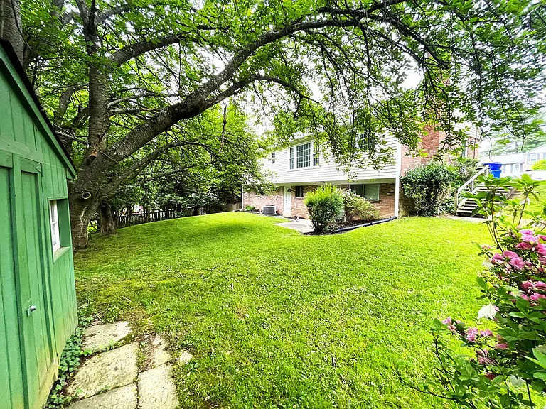 8410 Buckhannon Dr — Photo 30