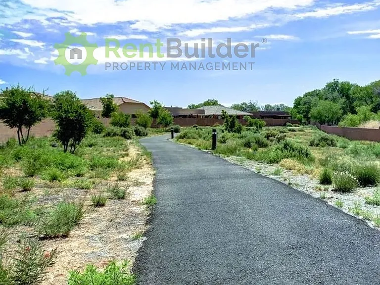 1027 Desert Willow Ct — Photo 30