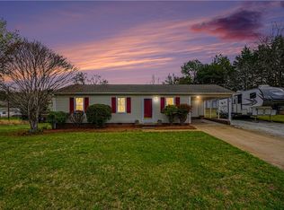 242 Vera Holliday Rd, Six Mile, SC 29682