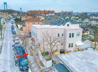 98 Robin Rd, Staten Island, NY 10305