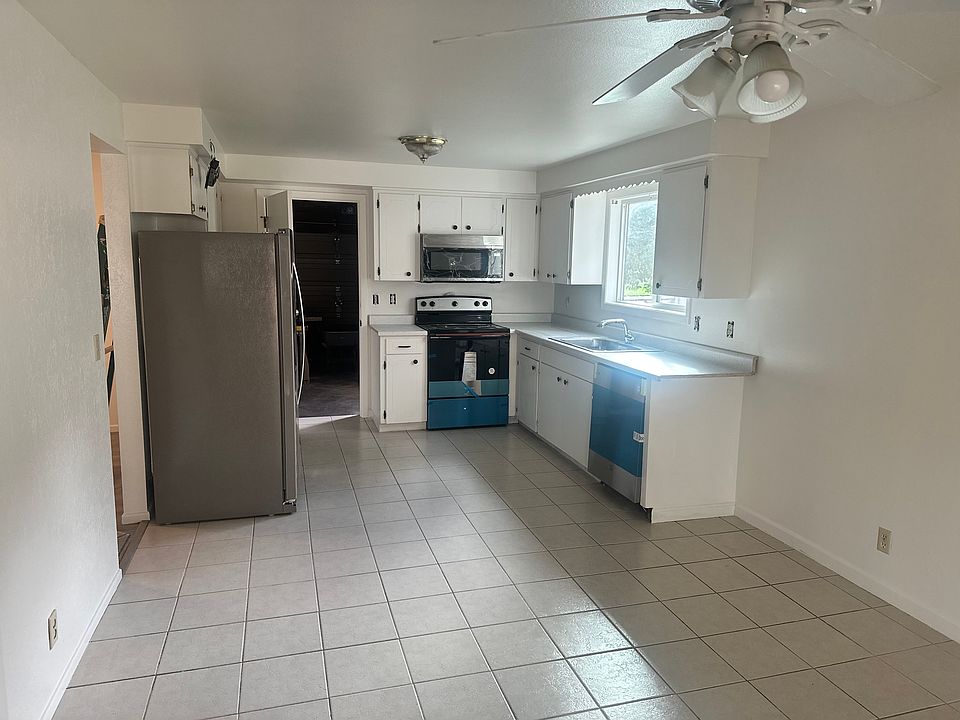 2nd image of 4081 Roselle Way SE