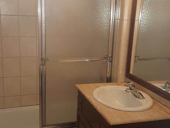 3rd image of 102 Clifton Pl APT 1B