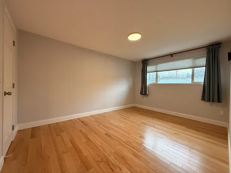 708 N L St #4 — Photo 13