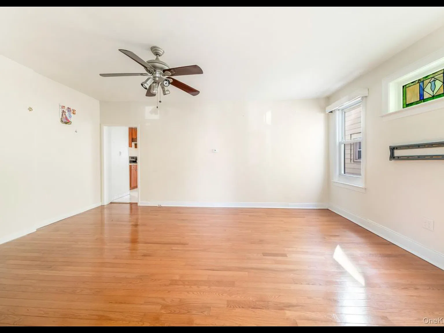 2 bed, 1200 sqft, $2,200 — Photo 2