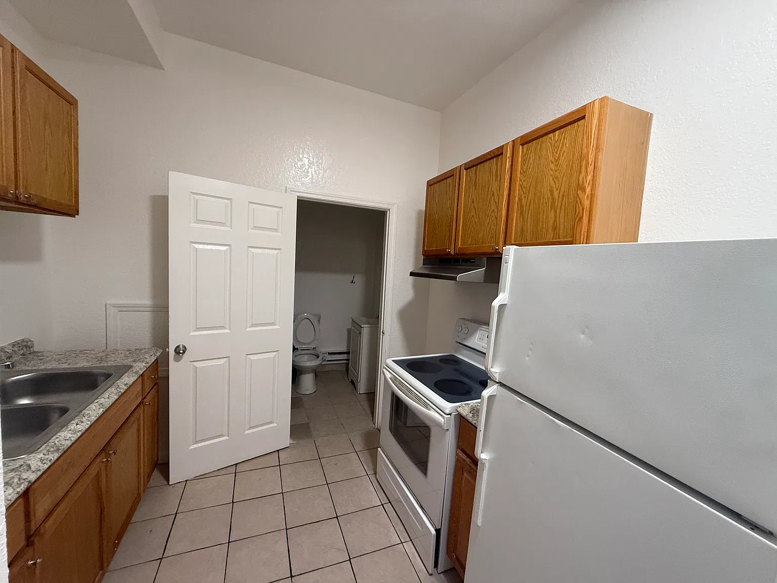 2200 Poland St — Photo 2