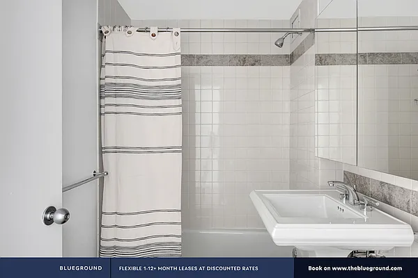 Rented by The Blueground | media 167