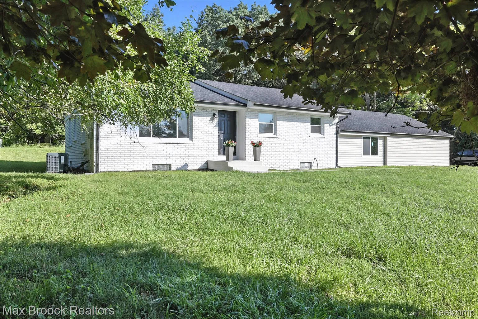5561 Delmas Rd photo 1