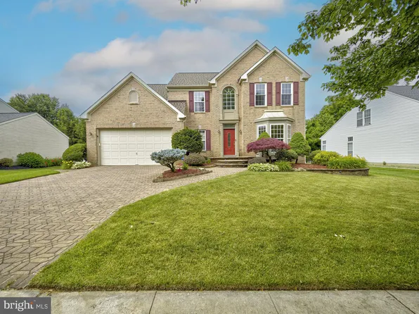 6 Brookside Dr, Bordentown, NJ 08505