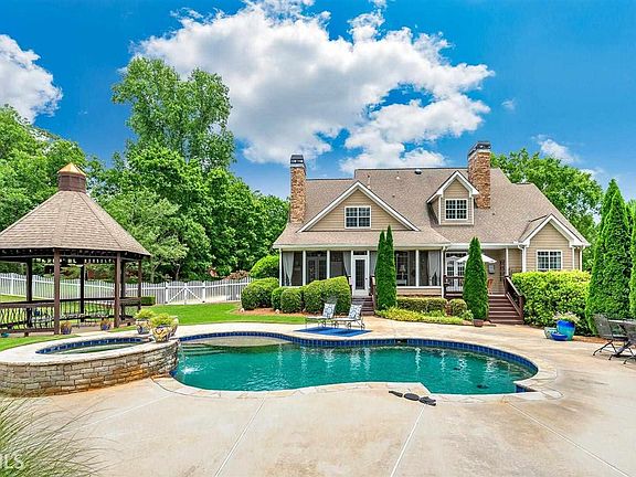 2nd image of 275 Peach Dr