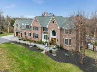 8 Grist Mill Rd, Lebanon, NJ 08833