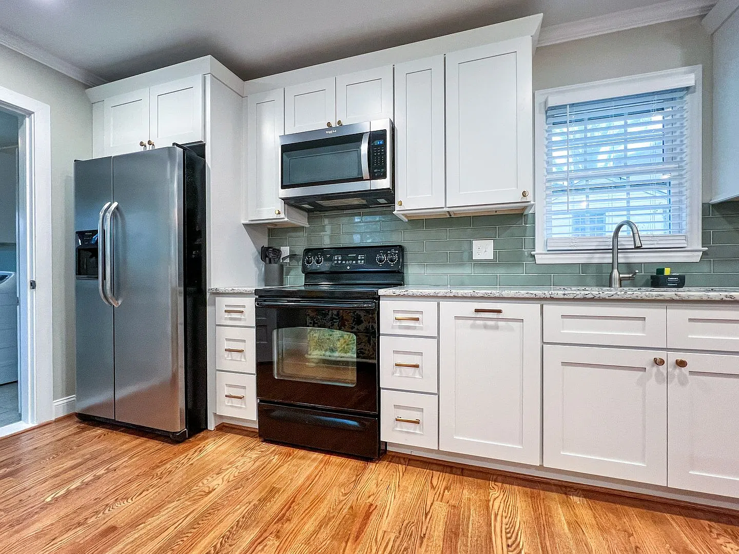 1226 Brookwood Drive Available 06/01/2028-29 Fully Furnished, . — Photo 3