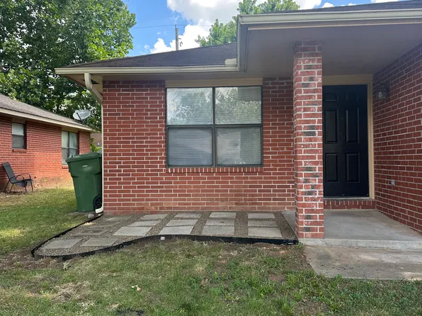 2420 W Mary Dr, Fayetteville, AR 72704