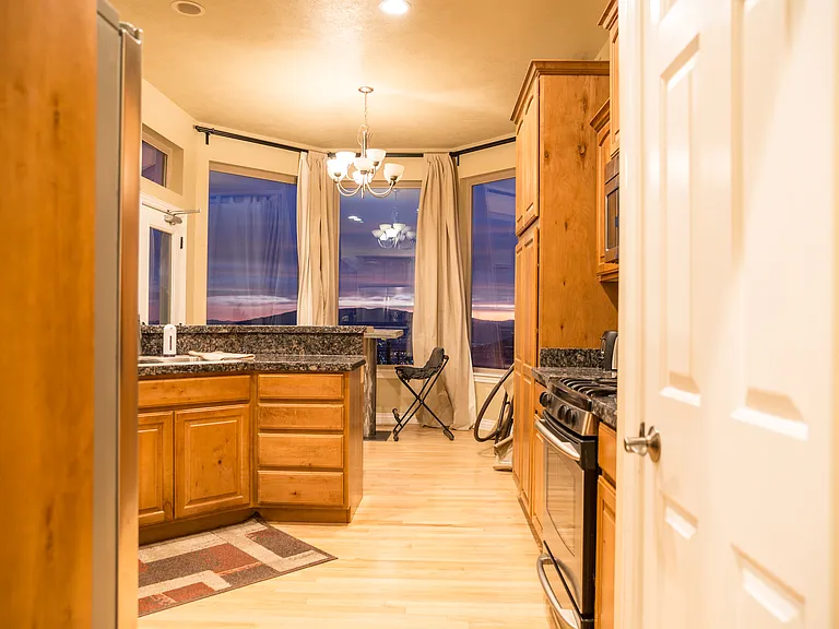 2032 E Eagle Crest Dr — Photo 10