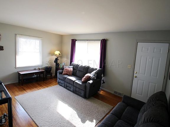 05 Living Room 2