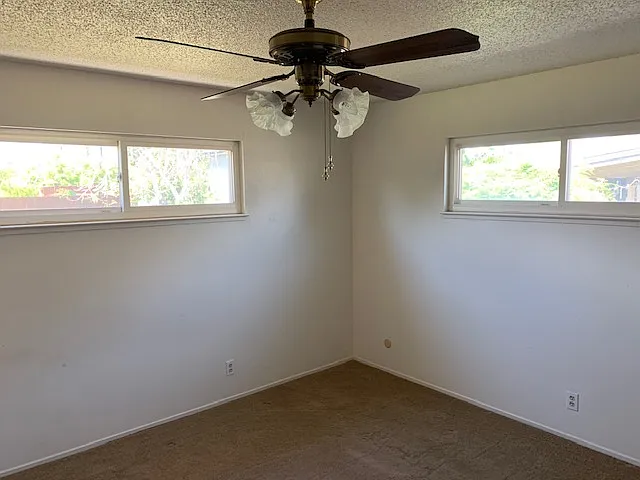 1043 Grove Ave — Photo 21