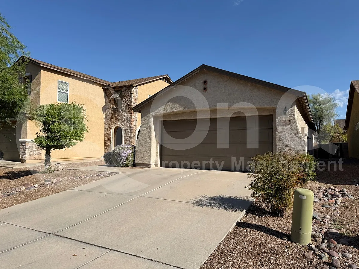 4 bed, 2.0 bath, 1395 sqft, $1,950 — Photo 2
