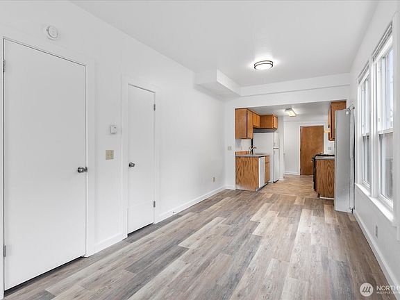 4th image of 2307 Rockefeller Avenue