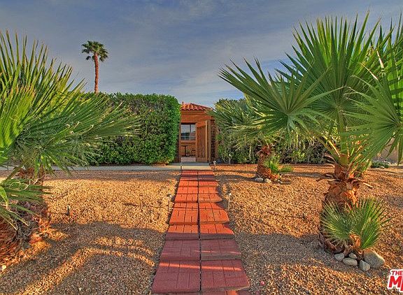 Front Entry to Courtyard