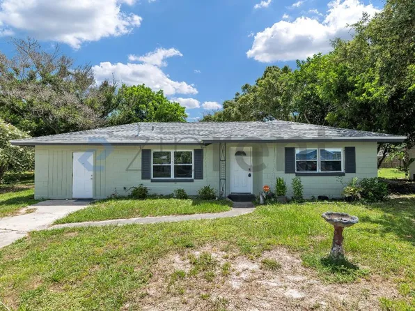 202 Essex Dr, Fort Pierce, FL 34946