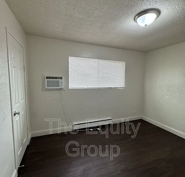 352 S Blackstone St #11 — Photo 8