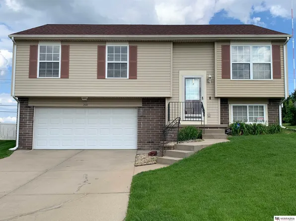 7811 Curtis Ave, Omaha, NE 68134