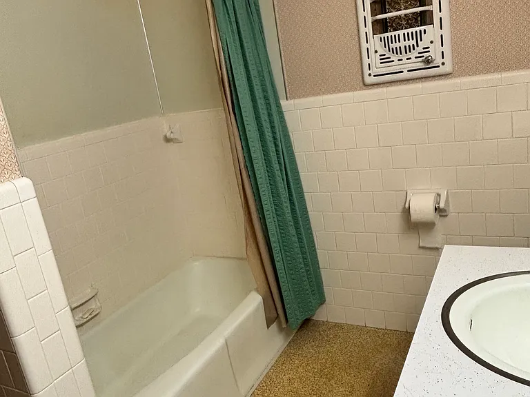 1710 Lake Dauterive Rd — Photo 8
