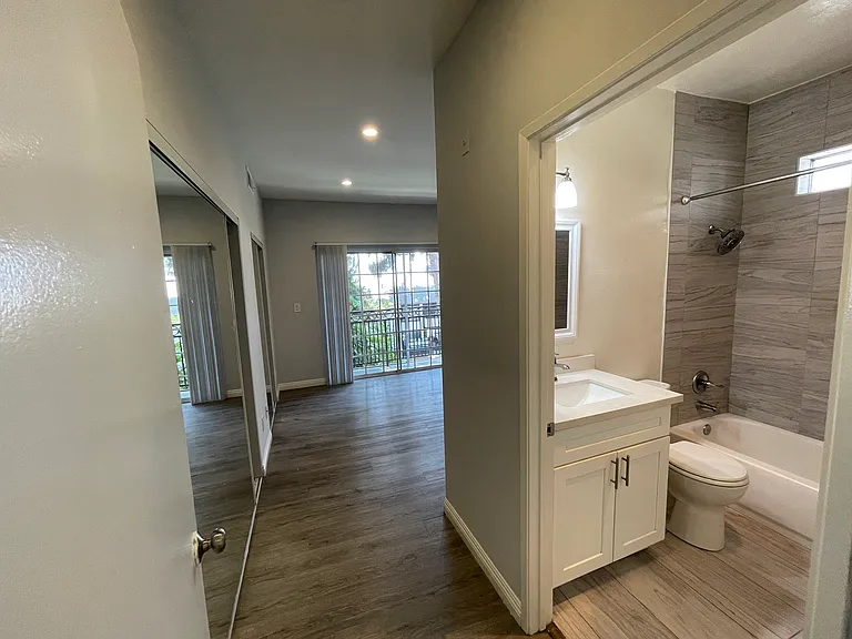Lanewood Court Apartments — Photo 26