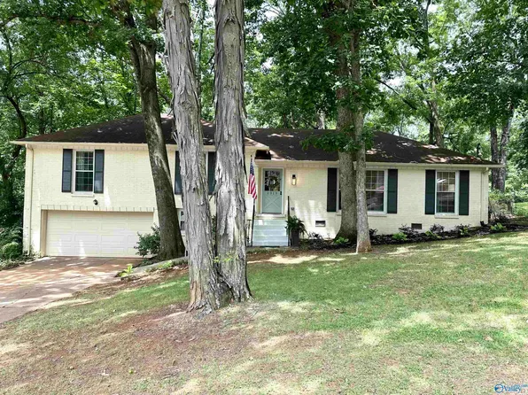 2013 Stapp Dr NE, Huntsville, AL 35811