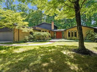 1482 Sand Run Rd, Akron, OH 44313