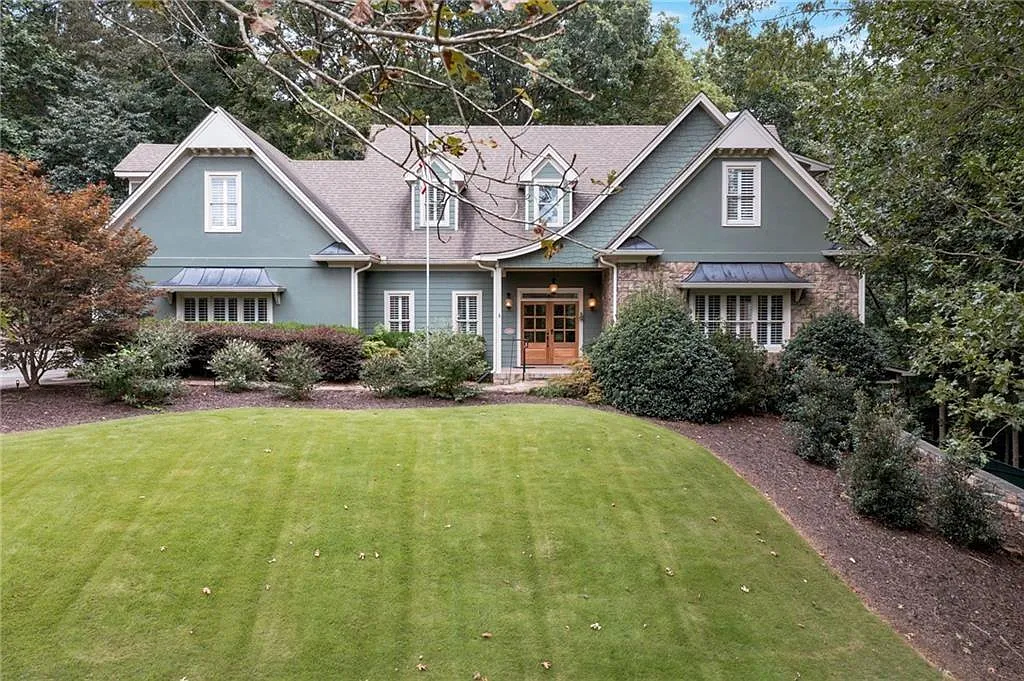 7 bed, 4.5 bath, 4470 sqft, $5,700 — Photo 1