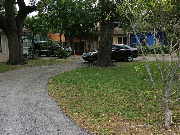2nd image of 1131 SE 2nd Ave