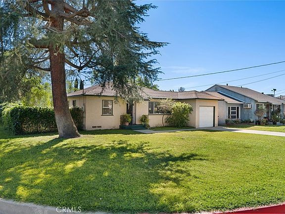 2nd image of 558 El Sur St