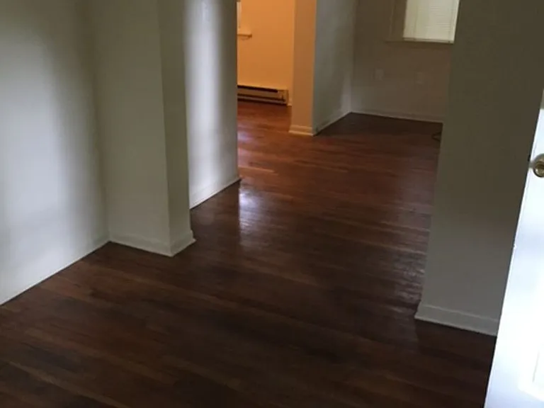 1914 Sulgrave Ave — Photo 20