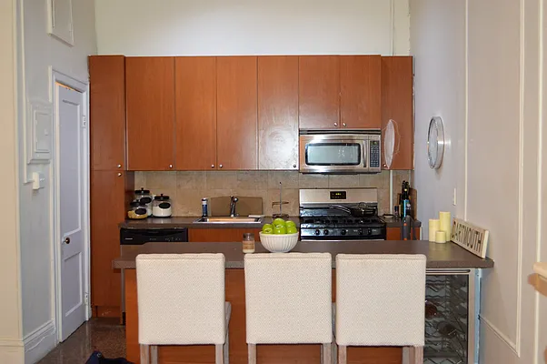 Rented by OvCo Realty | media 8