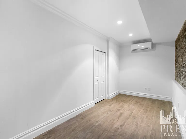 329 E 10th St #1 — Photo 10