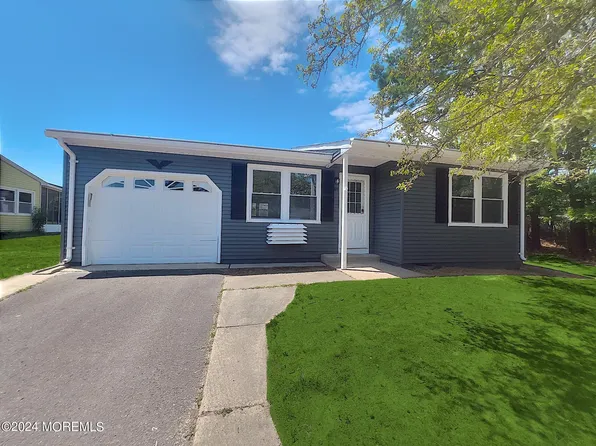 107 Chelsea Drive, Whiting, NJ 08759