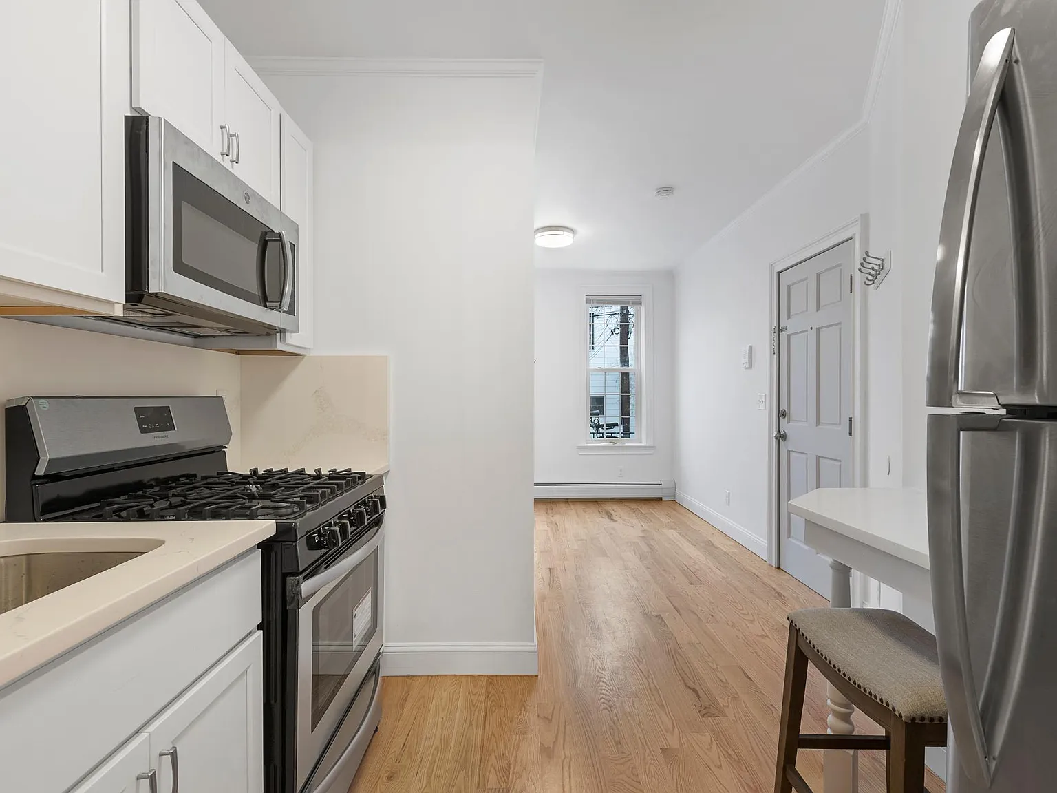 Studio, $1,675 — Photo 4