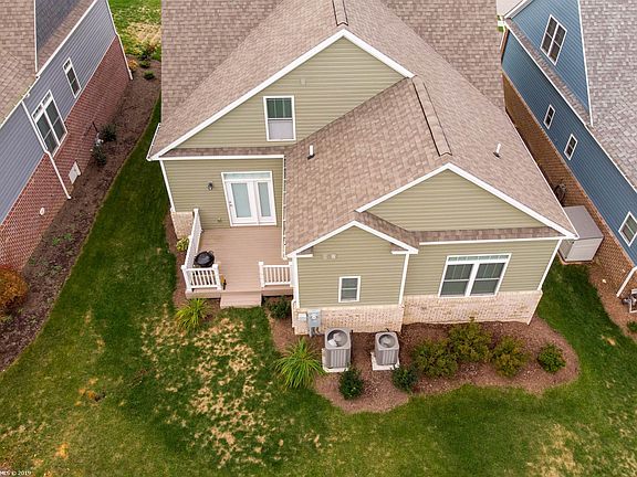 3rd image of 607 Kentwood Dr