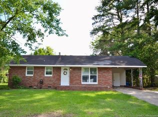1928 Crestview Dr, Fayetteville, NC 28304