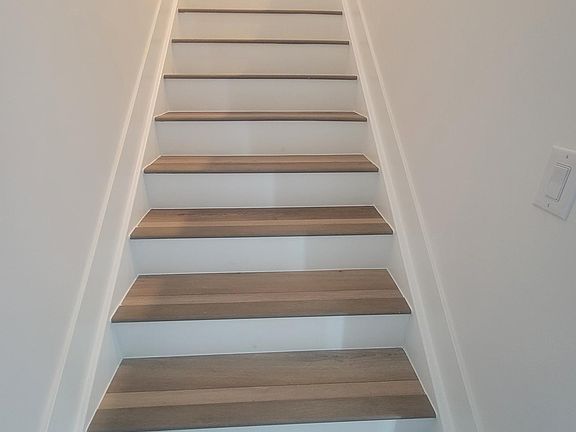 Extra wide wonderful stairwell.