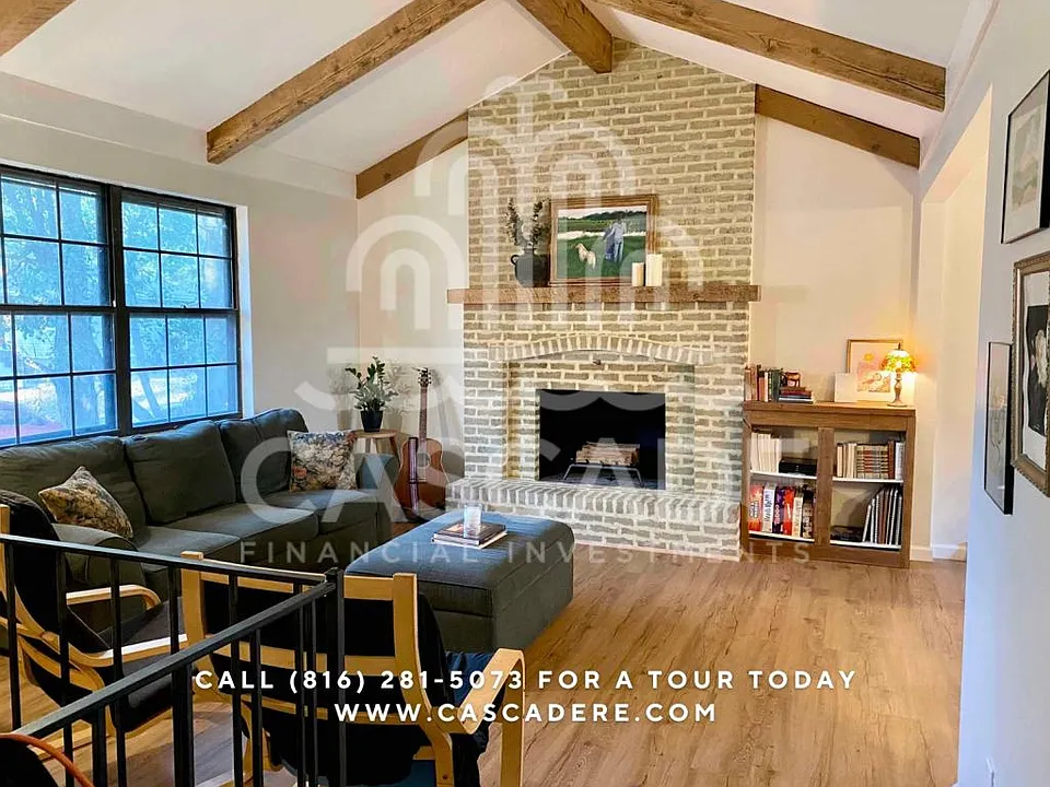 1925 SE Flagstone Ct