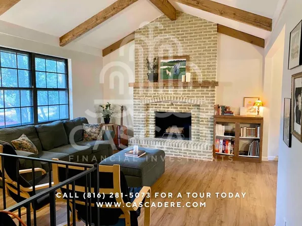 1925 SE Flagstone Ct, Lees Summit, MO 64063